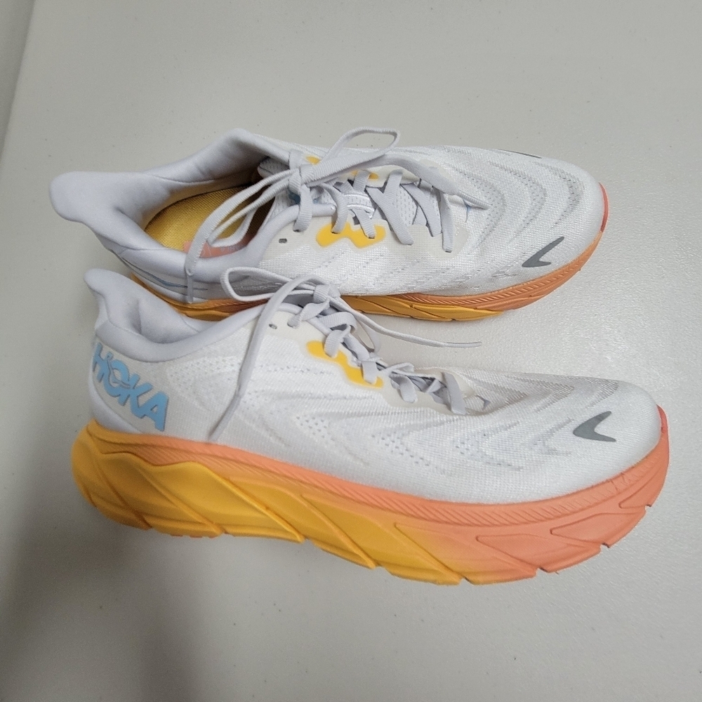 Hoka One One Arahi Nimbus Nube/ Blanco 9.5B. - Picture 4 of 11